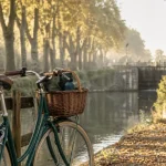 Que visiter autour de Toulouse : Canal du Midi à vélo au bord de l’eau