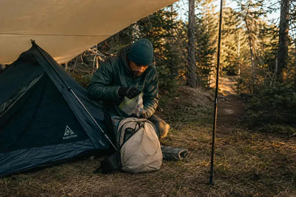 Bivouac en randonnée : où dormir, quoi emporter et comment éviter l’amende